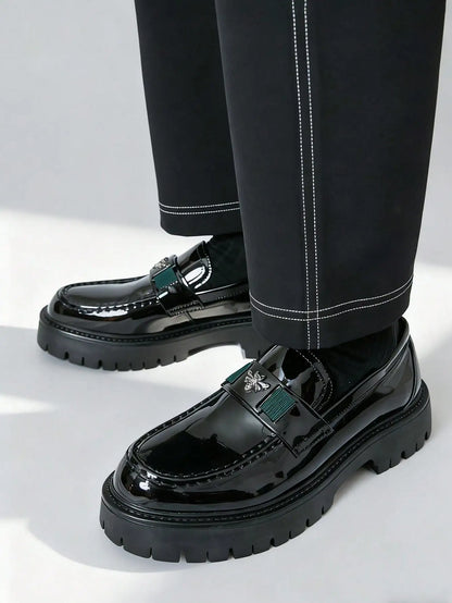 2026 Fashion Bee Design Leather Men Shoes Thick Sole Luxury Slip On Loafers Comfort Fashio Business Party Formal Dress Shoes