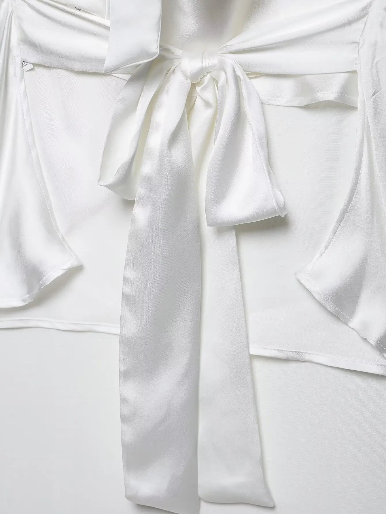 2025 Women Sexy Sleeveless Backless Bow Tied Soft Touch Blouse Female FashionHalter Shirts Summer Blusas Chic Tops LS9013