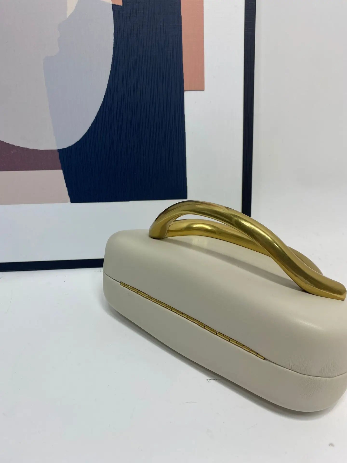 Big Gold Metal Closure Clutch Evening Bags For Women Luxury Designer Handbag And Purse Vintage Oval Box Chain Strap Shoulder