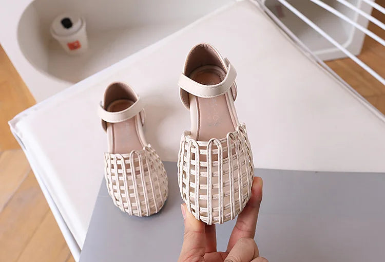 2026 Novel Roman Sandals for Little Girls Side Butterfly-knot Princess Weave Sandals Soft Breathable Hollow Shoes Child Girl