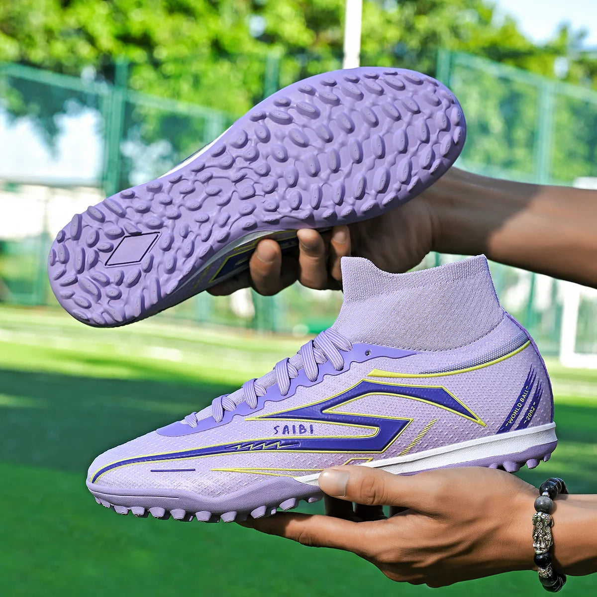 Adult anti slip TF/broken nail men's breathable sports shoes new couple outdoor lightweight soccer shoes