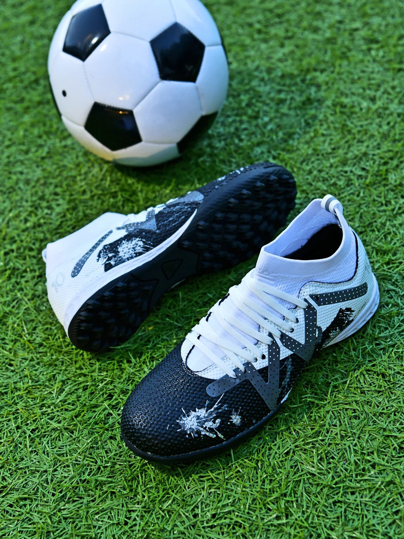 Multicolor TF Turf Soccer Shoes Durable PU Fabric Rubber Outsole Anti-slip Wearproof For Kids Teenager Turf Games