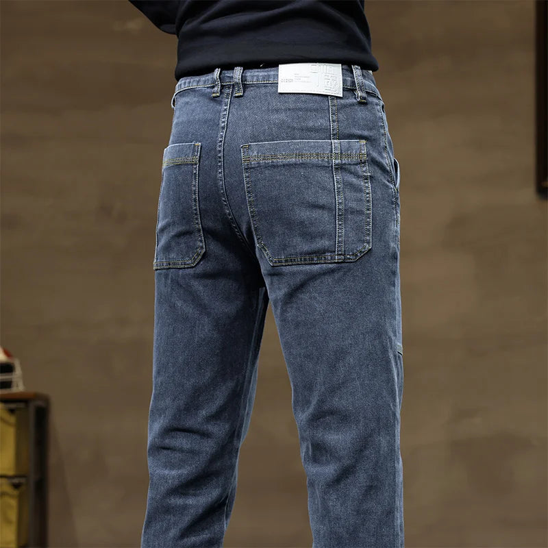 Calça Jeans Masculina Solta de Pernas Retas com Design Versátil de Seis Bolsos, Elástica e Confortável para Atividades ao Ar Livre, Caminhadas, Todas as Estações