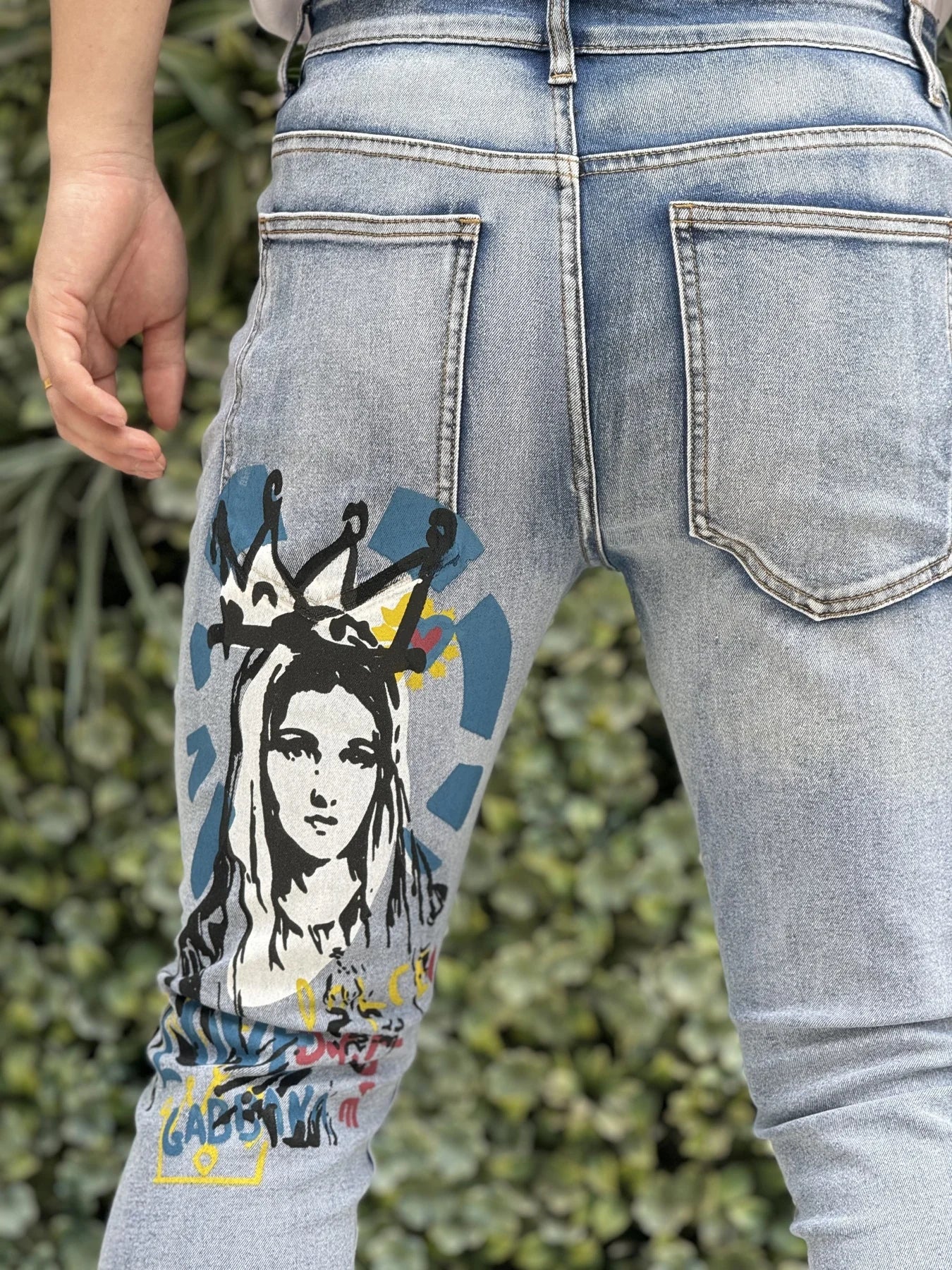 Calça Jeans Masculina Estampada Elegante   Cor Azul Claro Clássica e Versátil   Adequada para Todas as Estações e para a Moda Urbana