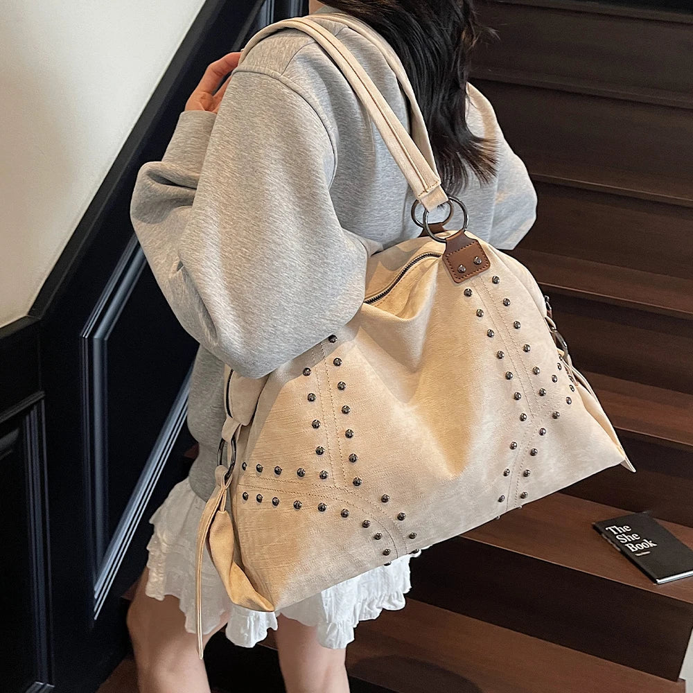 Autumn/Winter Retro Commuter Single Shoulder Bag for Women 2025 New Rivet Tote Bag Large Capacity Travel Handbag