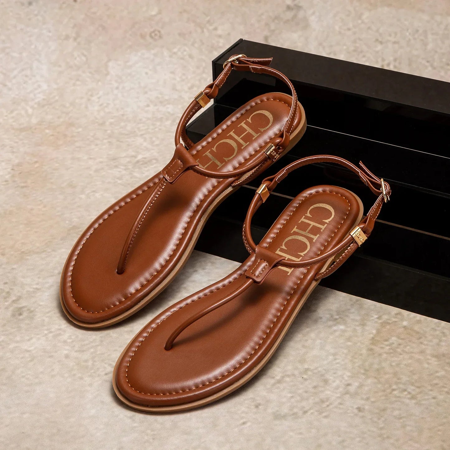 Women's Flat Sandals 2025 Summer Minimalist Toe Beach Shoes Vacation Outdoor