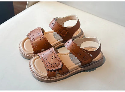 Fashionable Girls Sandals Summer Hollow-out Flowers Princess Sandal 1-6 Years Old Student Outside Wearing Versatile Shoes I03023