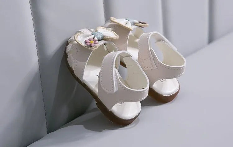 2026 New Girls Baby Soft Sole Princess Sandals Extra Soft Summer Toddler Closed Toe Fashion Walking Shoes