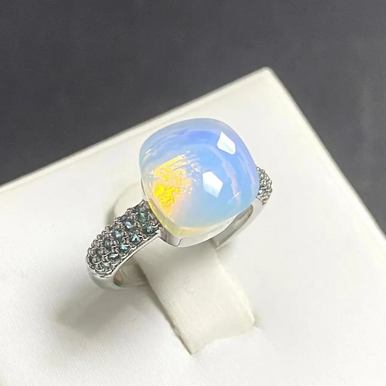 10.6mm Classic Ring for Women Light Blue Zircon Blue Topaz Candy Water Drop Crystal Ring Platinum Plated Jewelry Gift
