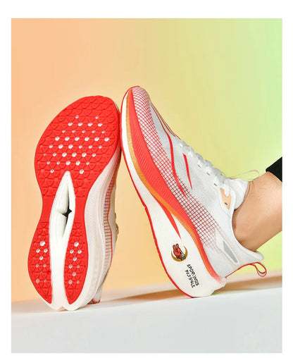 Sapatos de corrida esportivos casuais masculinos e femininos de moda com superfície de malha respirável, suporte de placa de carbono e sola de borracha resistente ao desgaste