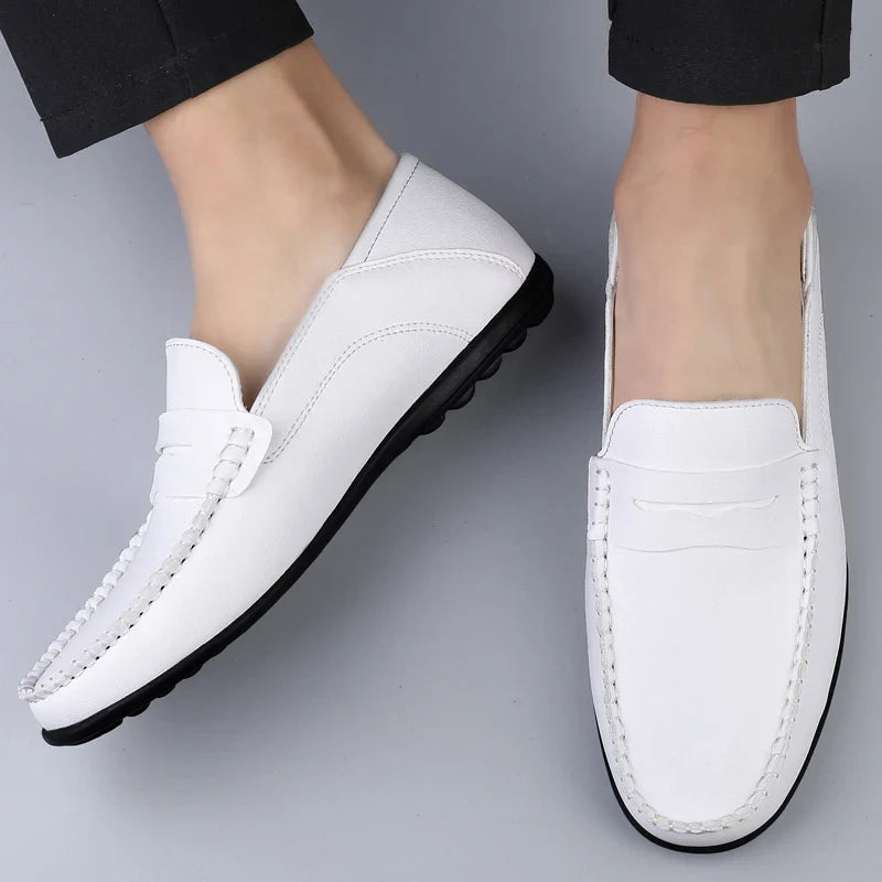 Men's plus size slip on casual shoes Four seasons new soft sole outdoor driving shoes white shoes youth Joker fashion tide shoes