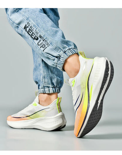 Sapatos de corrida esportivos casuais masculinos e femininos de moda com superfície de malha respirável, suporte de placa de carbono e sola de borracha resistente ao desgaste