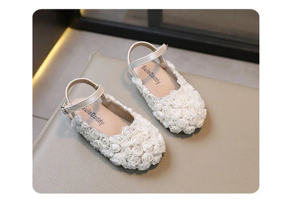 Girls Sandals 2024 Cute Toes Wrapped Flowers Spring New Children Fashion Princess Mary Janes for Party Wedding Shows Simple Cute