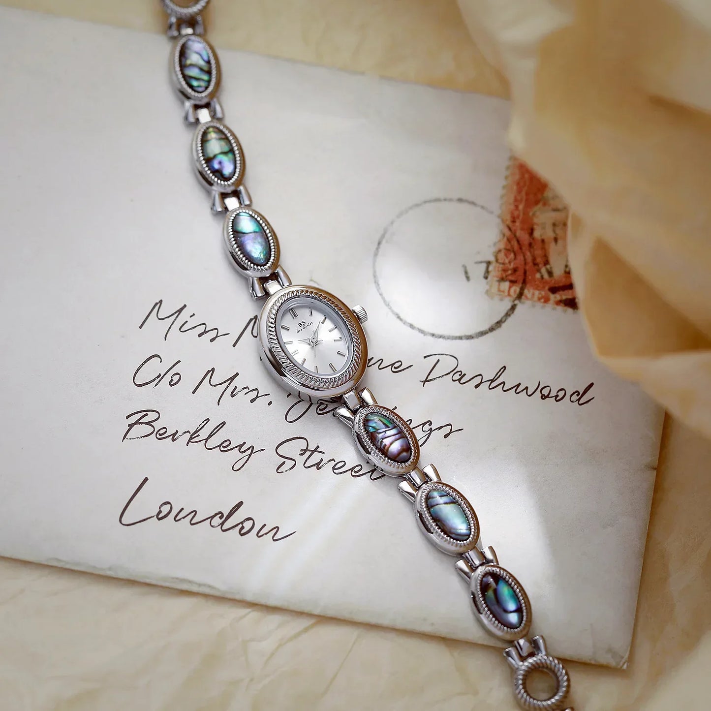 Top Brand Luxury Women Bracelet Watches Unique Design Fashion Elegant Ladies Wrist Watches For Female Clock Quartz Wristwatches