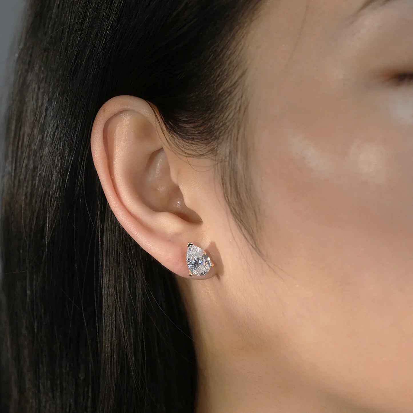 ORSA JEWELS 925 Sterling Silver Stud Earrings with Water Drop Cut Zirconia Stone, Elegant and Timeless Jewelry for Women LZE02