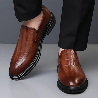 2026 Spring Autumn New Designer Brogue Shoes for Men Fashion Business Casual Shoes Male Solid Color Leather Shoe Loafers Man