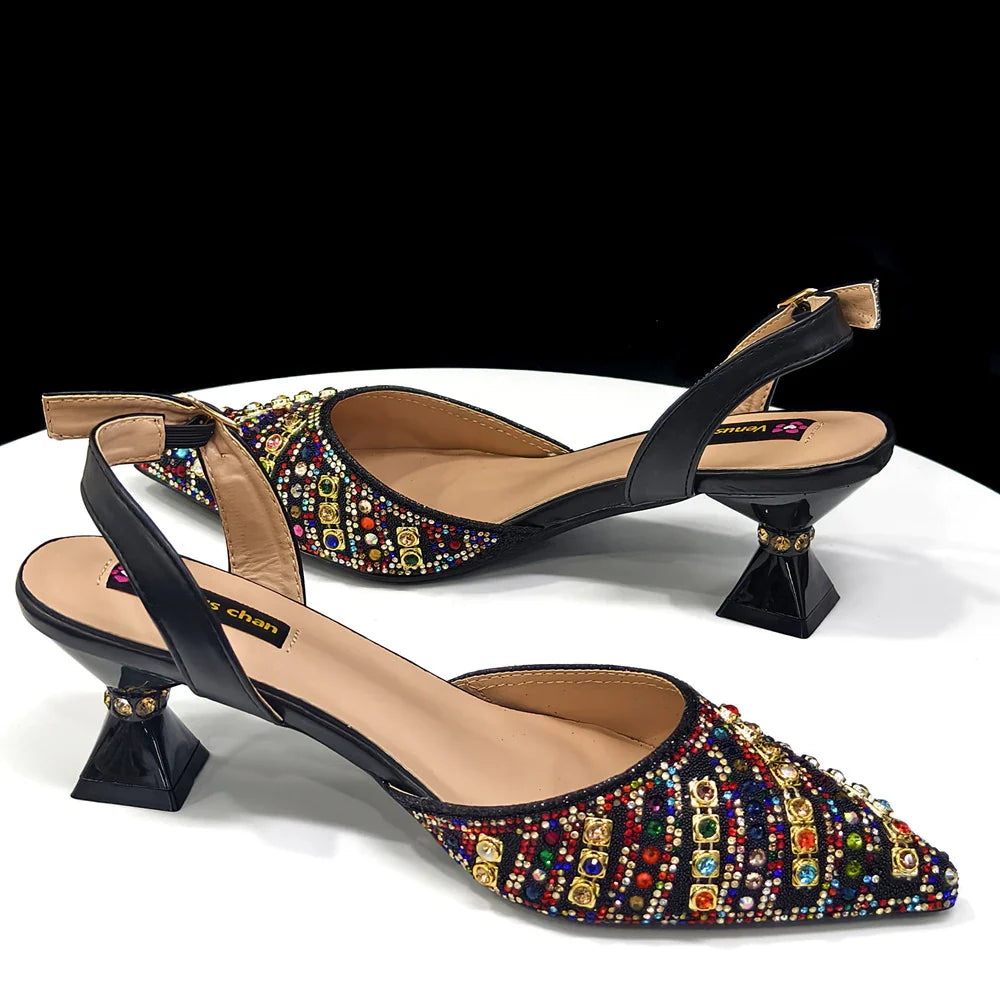 Elegante Conjunto de Salto e Bolsa de Strass Multicoloridos para Mulheres - Design Italiano para Casamentos e Festas