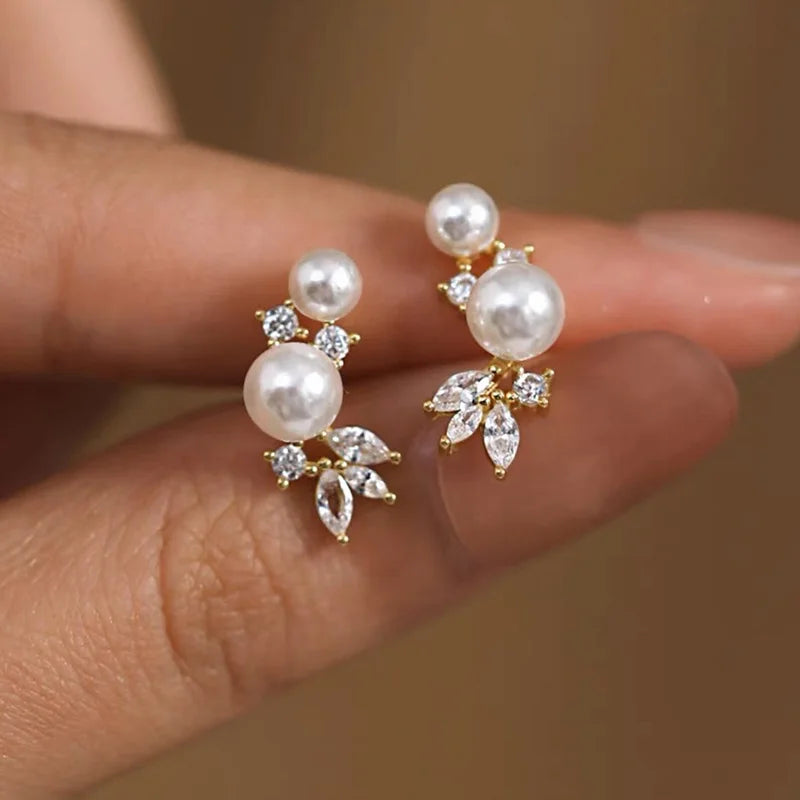 Graceful Gold Color/Silver Color Stud Earrings Lady Simulated Pearl Jewelry Chic Shiny Zirconia Accessories for Wedding