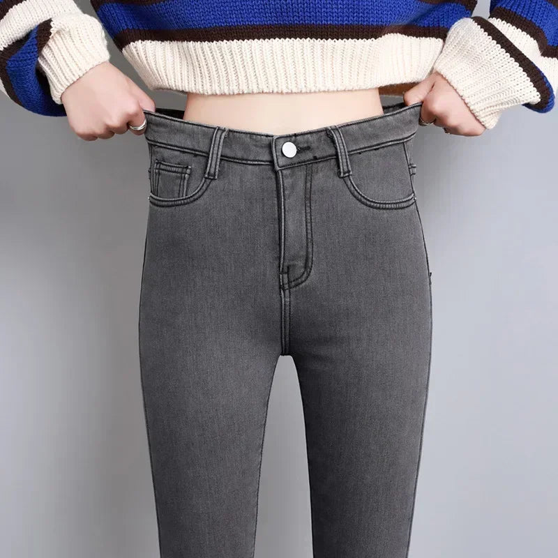 Winter Lady Thermal Plush Jeans Snow Warm Stretch Jeans Hot Sale High Waist Fleece Pants Female Straight Leg Denim Trousers