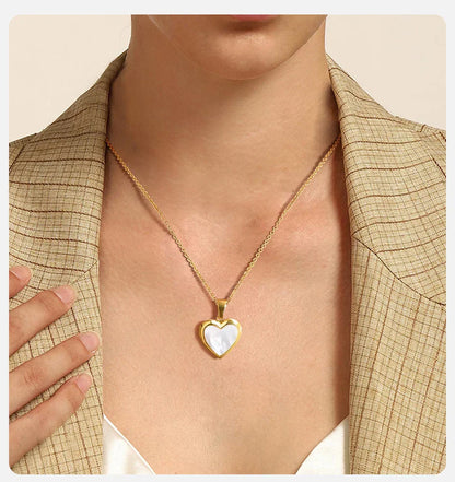 Women Locket Necklaces, Openable Heart Pendants, Stainless Steel Shell Photo Frame Necklace