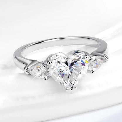 1CT 2CT 3CT 4CT Heart Cut Moissanite Ring for Women 3 Stones Lab Diamond Wedding Band 925 Sterling Silver Jewelry