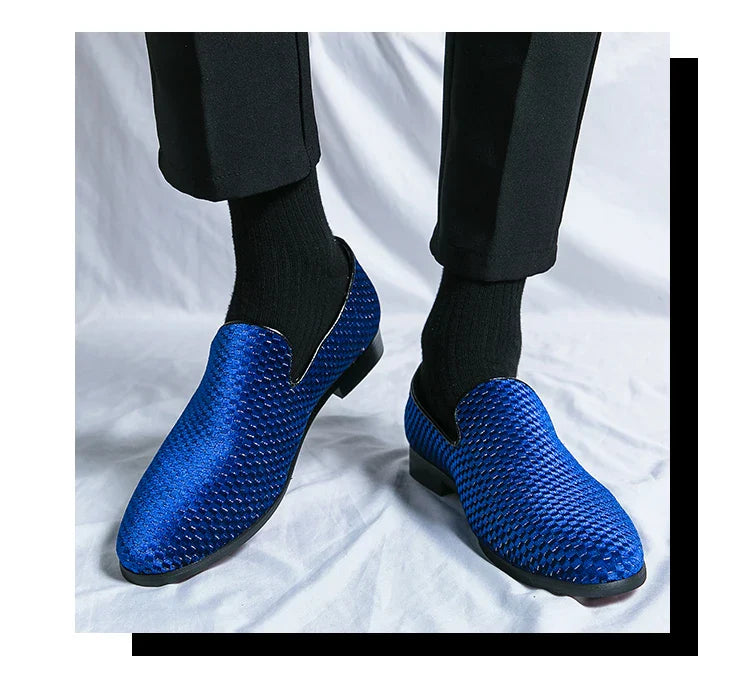 2023 New Velvet Men Loafers Luxury Brand Shoes Slip on Pointed Toe Party Wedding Shoes Fashion Men Loafers Black Wine Red Flats