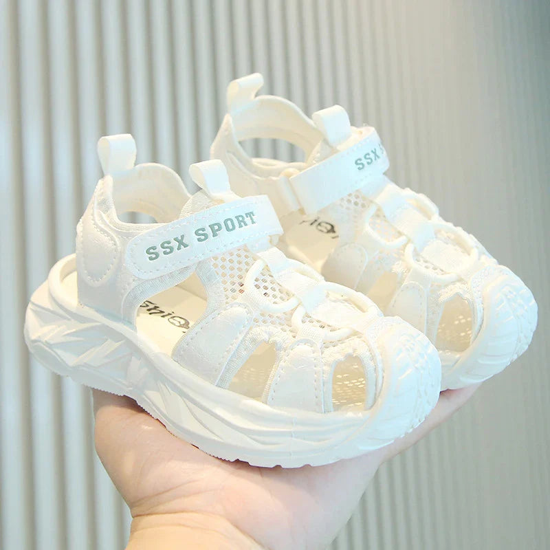 Kids Summer Breathable Mesh Sandals Boys Girls Closed Toe Sport Shoes With Magic Strap In Black And White For Toddlers Outdoor