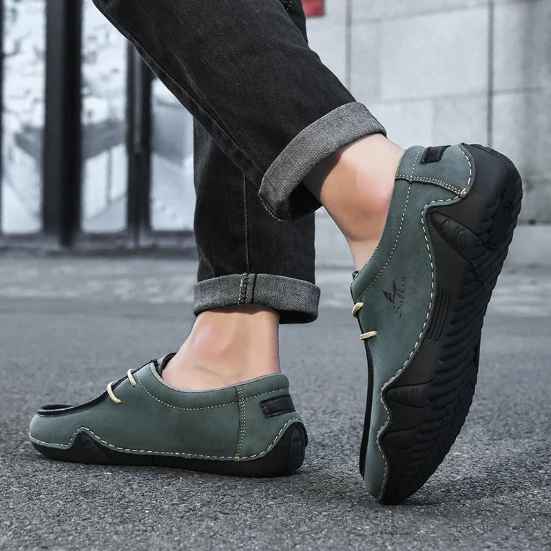 Novos Tênis Masculinos Casuais de Couro Feitos à Mão da Moda 2024 Design Sapatilhas Masculinas Mocassins Respiráveis Cano Baixo Sapatos Flats Dirigir Tamanho Grande