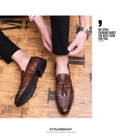 Mens British Loafers Solid Color Pointed Toe Tassel Slip On Classic Fashion Business Casual Formal Wedding Dress Shoes for Men