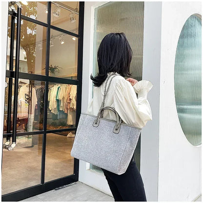 Fashion Make Up Designer Big Women's 2025 New Korean Fashion Casual Large Capacity Shoulder Crossbody Chain Tote Bag