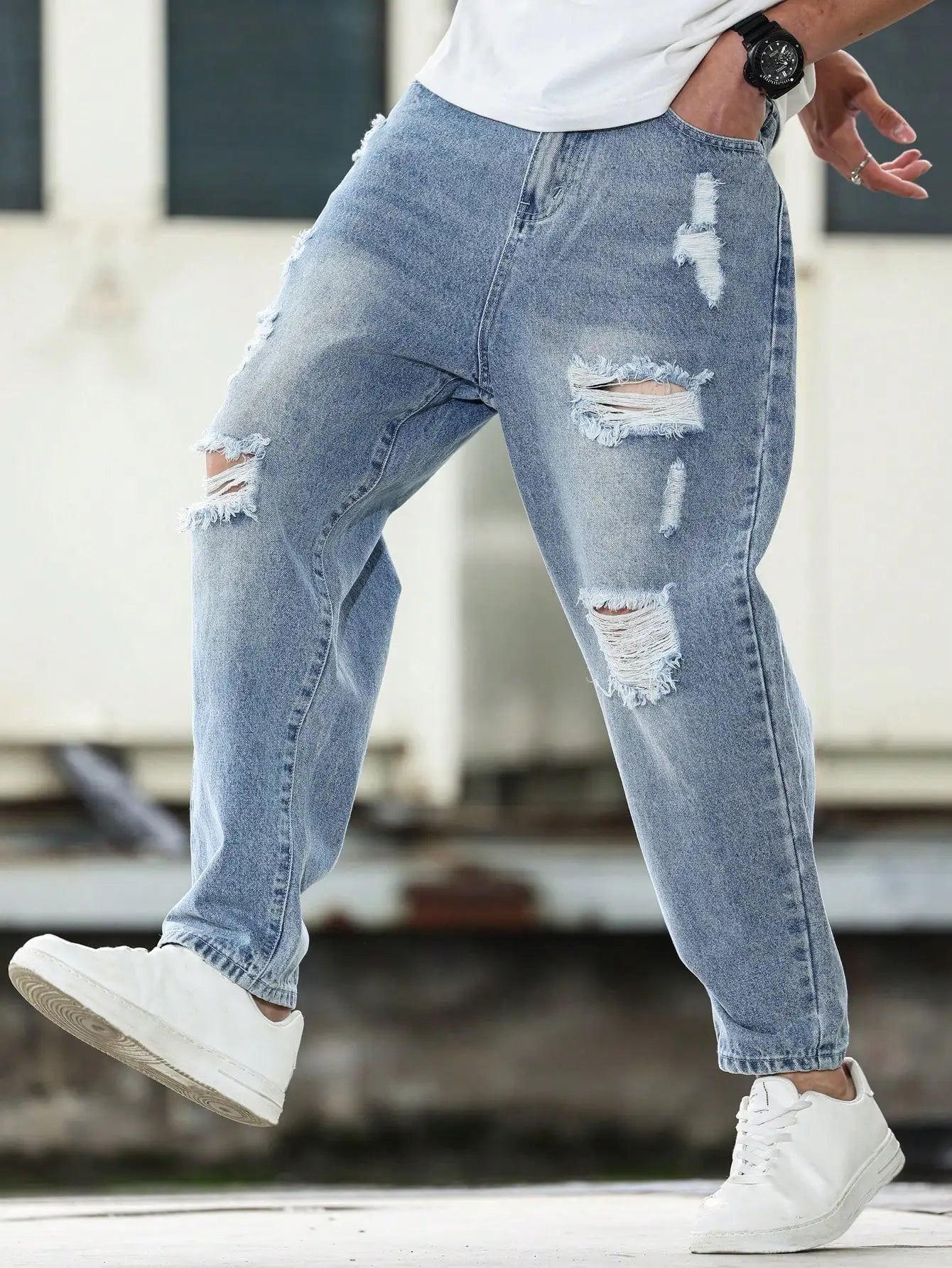 Men's Blue Ripped Denim Harem Pants for Spring and Autumn. Street Fashion. Casual Trend 。