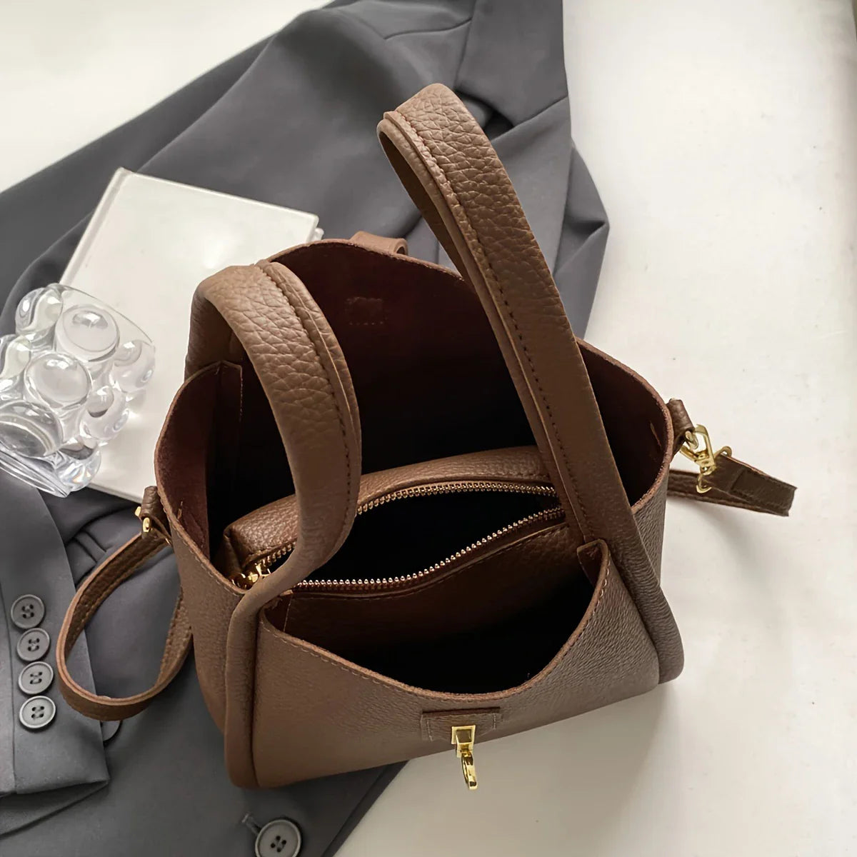 Bolsa de ombro transversal multifuncional de alto valor para o dia a dia, tendência retrô de moda outono-inverno, cor sólida simples