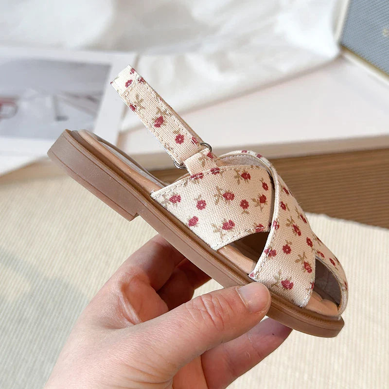 Girls Princess Floral Sandals New Summer Cross Strap Children Beach Shoes Non-Slip Breathable Kids Flat Sandals School Perform