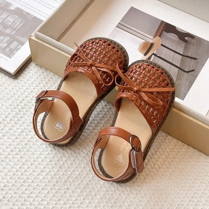 Kids Summer Casual Sandals Sweet Bow Girls Woven Flat Shoes Non-slip Children's Hollow-out Beach Sandals for School Daily Wear