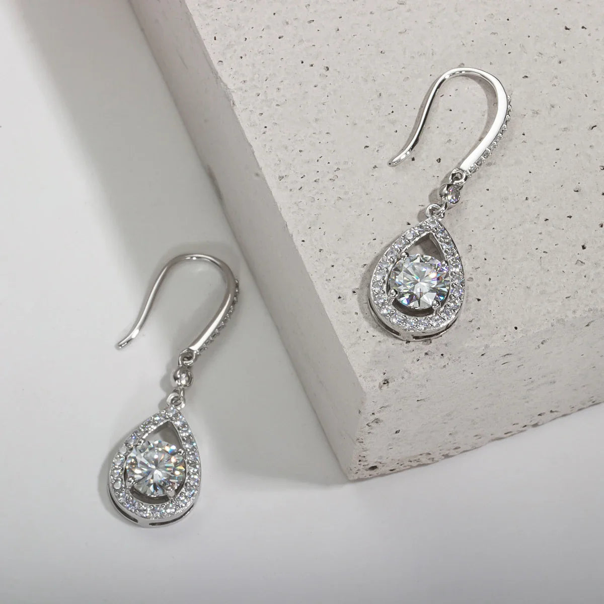1ct D Color Moissanite Drop Teardrop Shape Earrings 925 Sterling Silve Hook Earrings for Woman Jewelry Gifts Wholesale