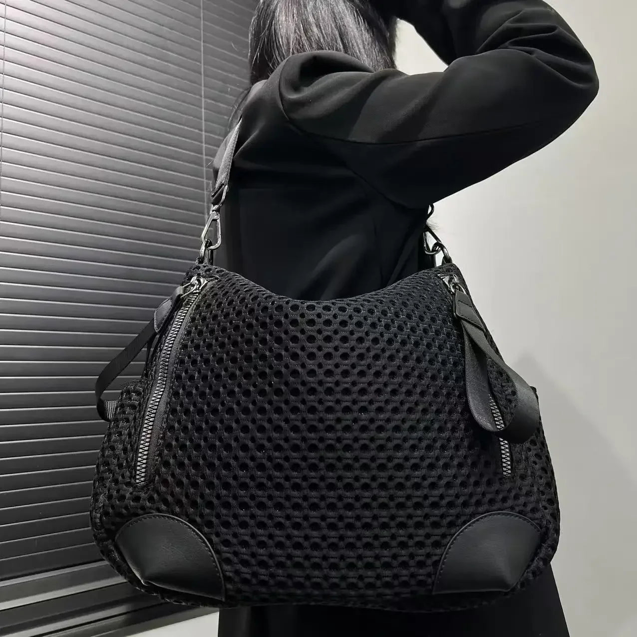 Ladies' fashionable and casual nylon mesh shoulder bag with large capacity retro stitching splicing diagonal cross handbag