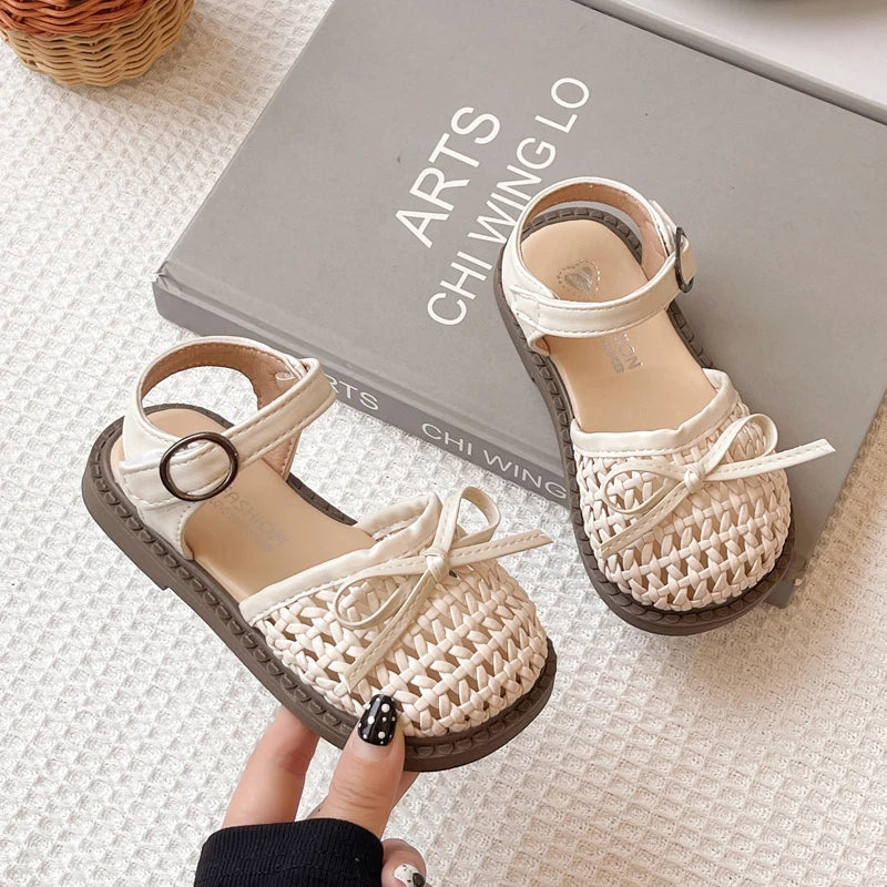 Kids Summer Casual Sandals Sweet Bow Girls Woven Flat Shoes Non-slip Children's Hollow-out Beach Sandals for School Daily Wear