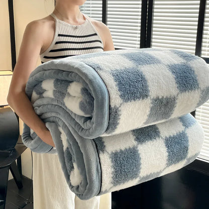 New Grade A Half-sided Velvet Autumn Winter Keep Warm Blankets for Bed Soft Fluffy Warmth Sofa Blanket Shawl Napping Blankets