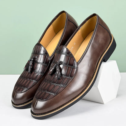 New Men Formal Leather Shoes British Style Tassels Loafers Pointed Toe Breathable Non-Slip Business Casual Wedding Office Shoes