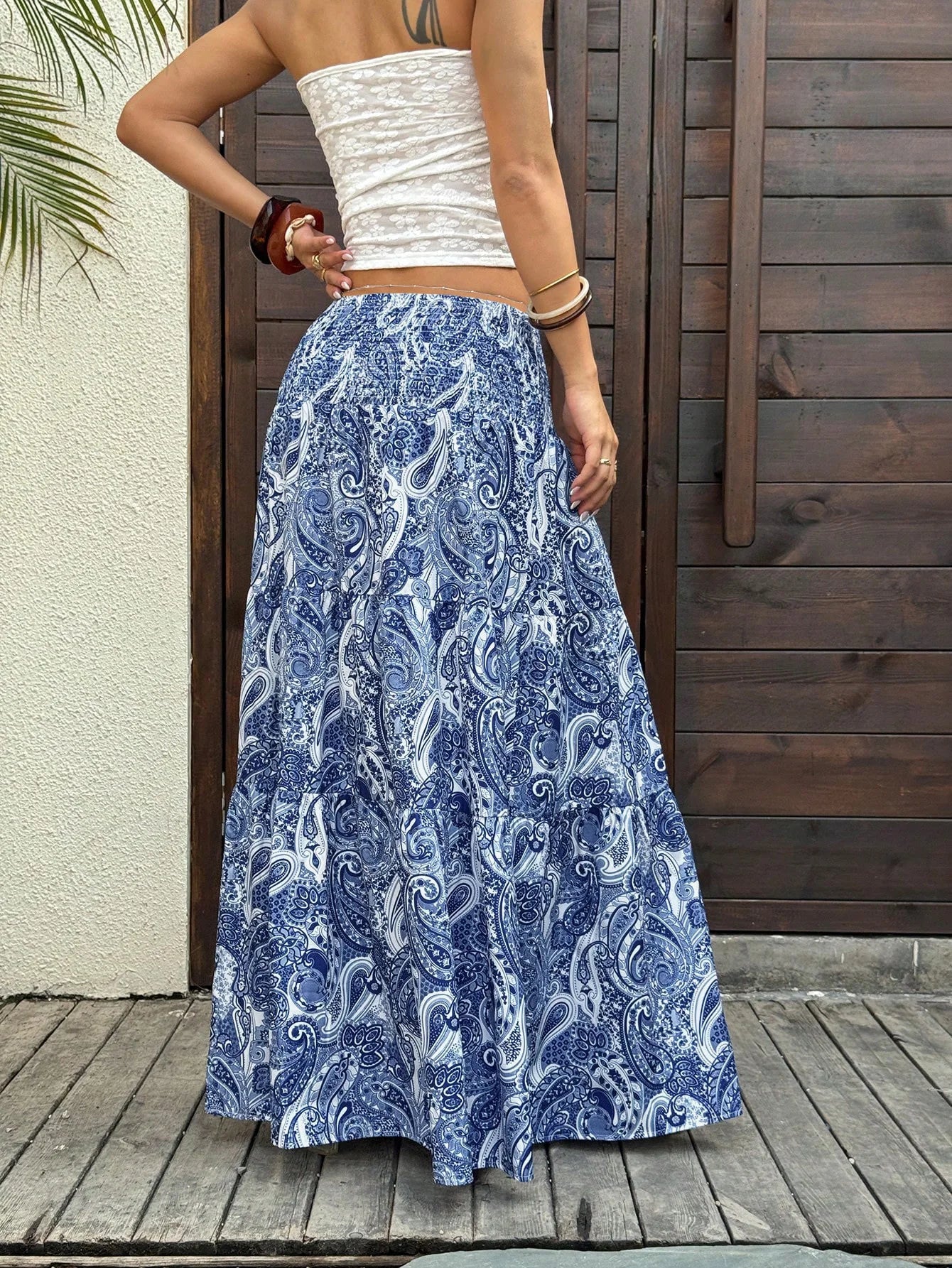 Vacation Style Stretchy Waist Long Maxi Skirt - Flowy Beach Skirt with Elastic Waistband