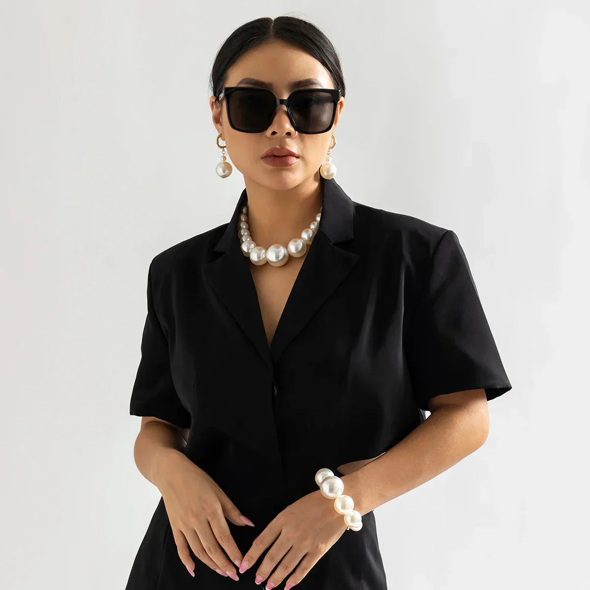 Exaggerated Big Imitation Pearls Choker Necklace Women Personality Elegant White Pearl Beaded Bride Jewelry 2025