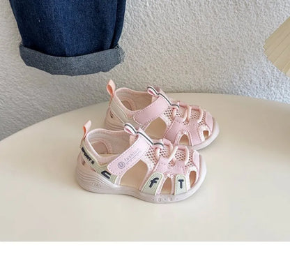 2026 Summer New Style Boys' and Girls' Sandals, with mesh design, providing dry and breathable comfort and anti-slip soles.