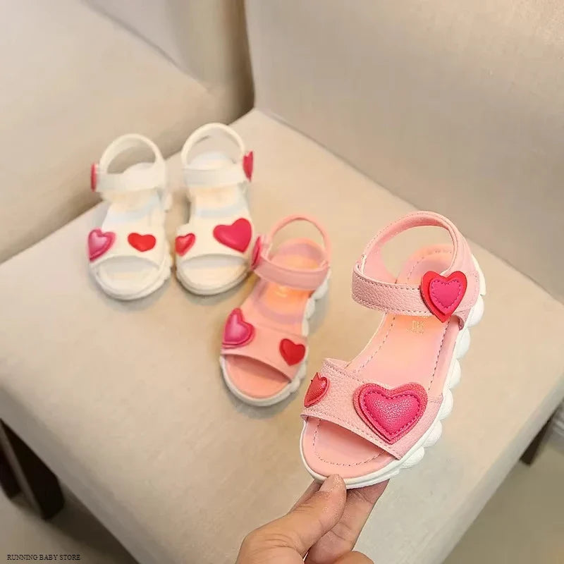 Lovely Heart Shape Children Sandals for Girls 2026 Summer Open Toe Sandals Kids Girls New Arrival Baby Girl Beach Shoes I03123