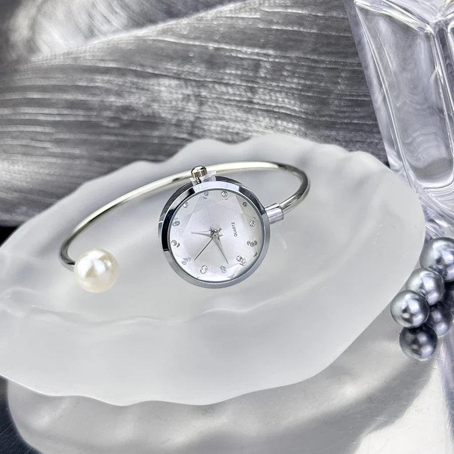 Women's Slim little bracelet 1 large pearl diamond cut glass rhinestone dial Minimalist quartz watch Bracelet Watch