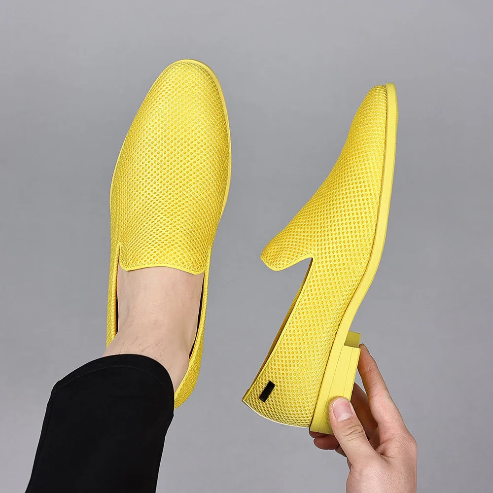 Mocassins Masculinos em Tela Respirável e Resistente ao Desgaste, Bico Fino, Sola de Borracha, Cano Baixo, Tamanhos Grandes, Sapatos Casuais Slip-On, Estilo Slip-On Simples