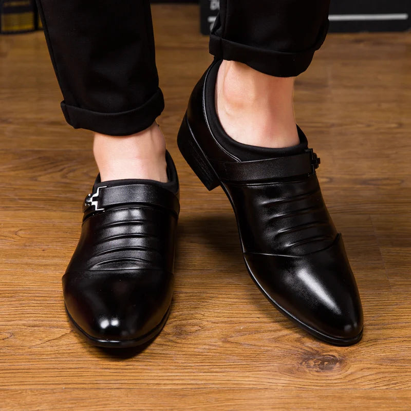 Sapatos Sociais Masculinos Brancos Baratos Bico Fino Slip-On Couro Masculino Tamanhos Grandes 38-48 Sapatos Casuais de Negócios Masculinos zapatos para hombre