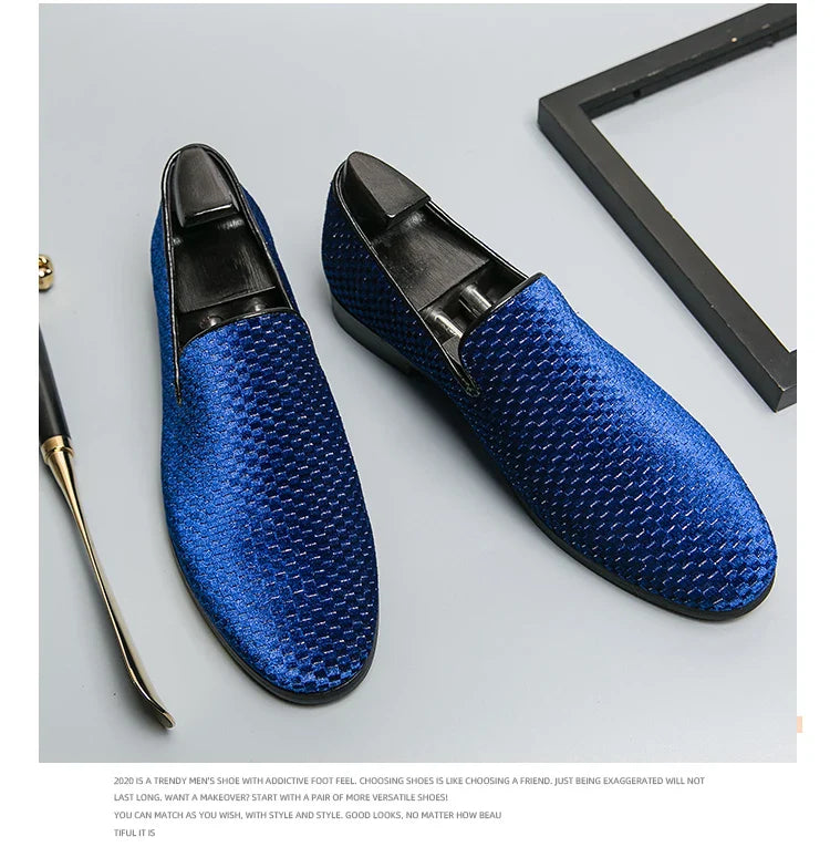 2023 New Velvet Men Loafers Luxury Brand Shoes Slip on Pointed Toe Party Wedding Shoes Fashion Men Loafers Black Wine Red Flats