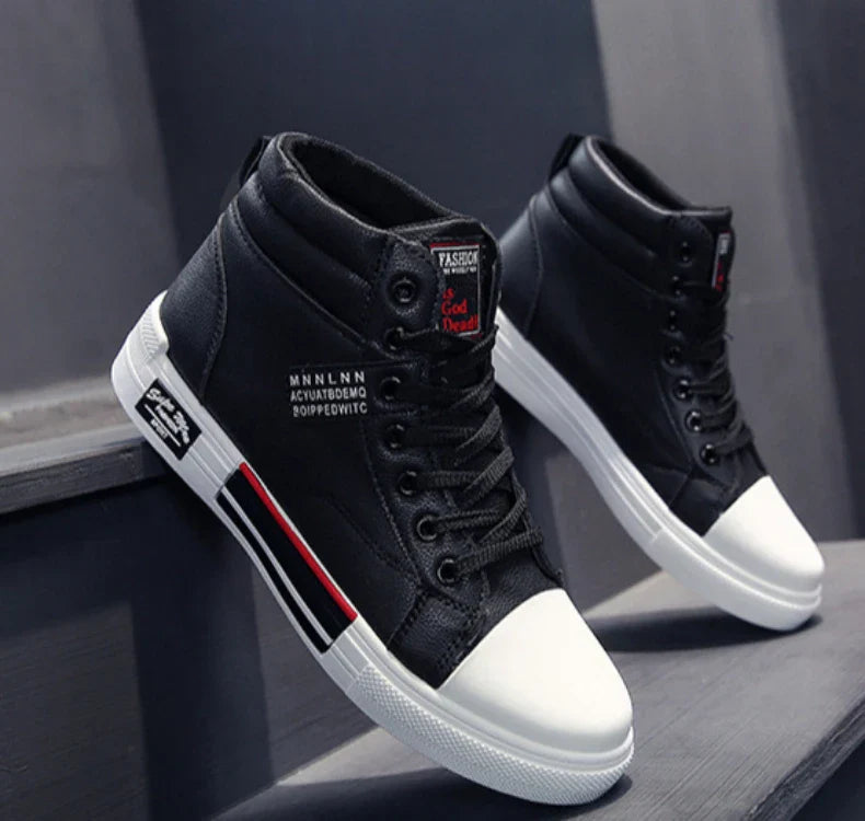 2025 new  Breathable soft sole Men's Casual Sports Shoes Korean Fashion Student jogging shoes youth board shoes