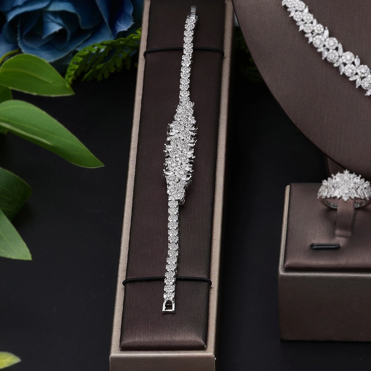 Fashion Emirados Árabes Unidos Dubai Zircônia Cúbica Conjunto Completo de Joias de 4 Peças para Mulheres Banhado a Ouro Acessórios de Noiva Nigerianos