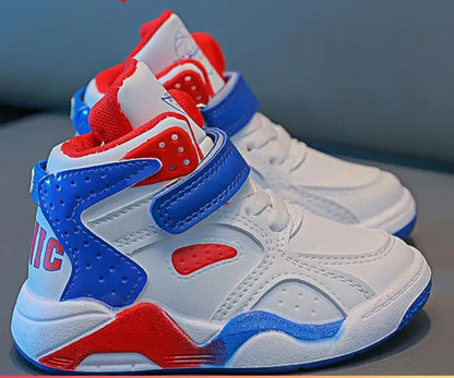 Children's basketball shoes are soft and fashionable